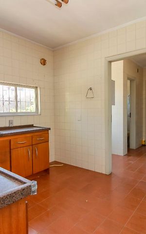 Casa à venda com 650m², 6 quartos e 6 vagasCozinha Superior