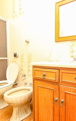 Casa à venda com 650m², 6 quartos e 6 vagasBanheiro Dormitorio 5  suite - Inferior