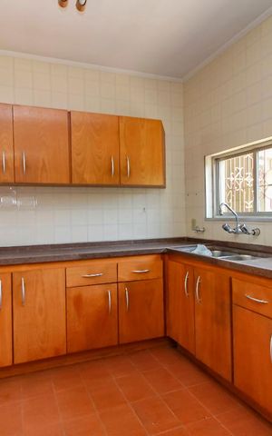 Casa à venda com 650m², 6 quartos e 6 vagasCozinha Superior
