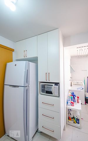 Apartamento para alugar com 90m², 3 quartos e 2 vagasCozinha