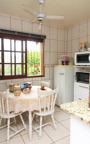 Casa de condomínio à venda com 250m², 6 quartos e 1 vagacozinha