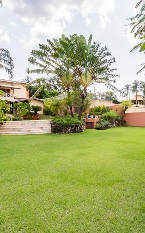 Casa de condomínio à venda com 450m², 4 quartos e 6 vagasÁrea Externa - Jardim