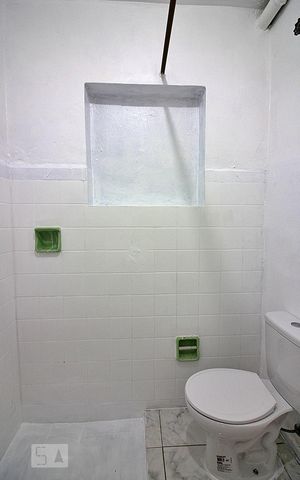Casa para alugar com 82m², 1 quarto e sem vagaBanheiro