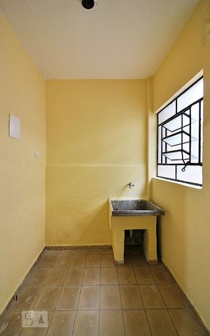 Casa para alugar com 82m², 1 quarto e sem vagaLavanderia