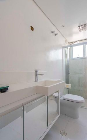 Apartamento à venda com 150m², 3 quartos e 3 vagas Apartamento à venda com 150m², 3 quartos e 3 vagasBanheiro