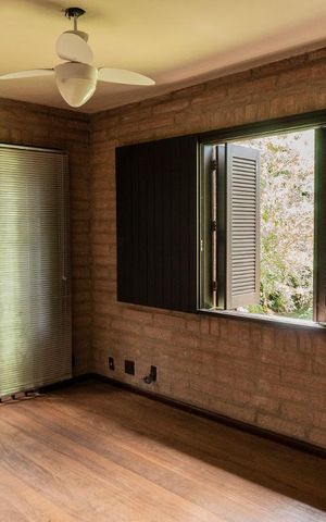 Casa à venda com 442m², 5 quartos e 4 vagasDormitório 2