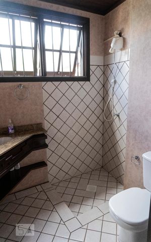 Casa à venda com 442m², 5 quartos e 4 vagasBanheiro 4