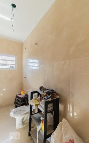 Casa à venda com 330m², 3 quartos e 4 vagas Casa à venda com 330m², 3 quartos e 4 vagasBanheiro