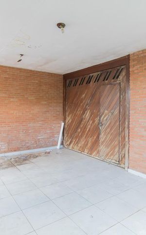 Casa à venda com 330m², 3 quartos e 4 vagas Casa à venda com 330m², 3 quartos e 4 vagasGaragem
