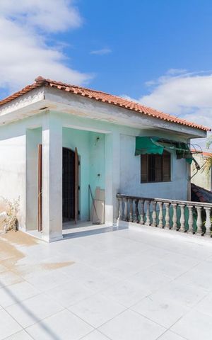 Casa à venda com 330m², 3 quartos e 4 vagas Casa à venda com 330m², 3 quartos e 4 vagasTerraço