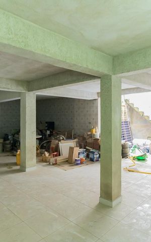 Casa à venda com 330m², 3 quartos e 4 vagas Casa à venda com 330m², 3 quartos e 4 vagasPorão