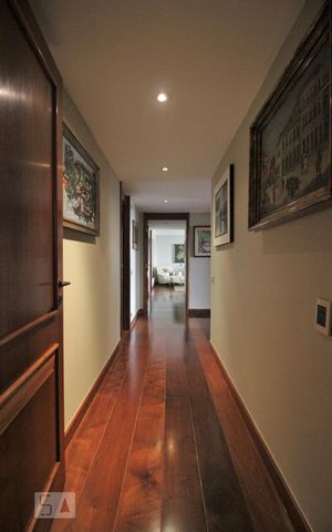 Apartamento à venda com 520m², 4 quartos e 4 vagasCorredor