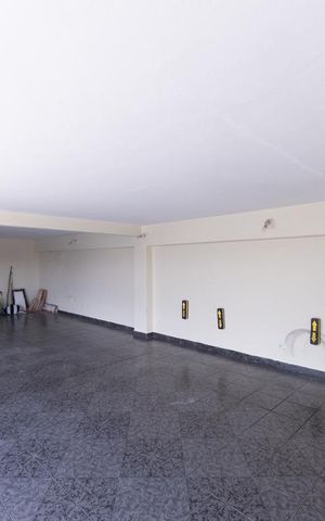 Casa à venda com 276m², 3 quartos e 4 vagas Casa à venda com 276m², 3 quartos e 4 vagasGaragem
