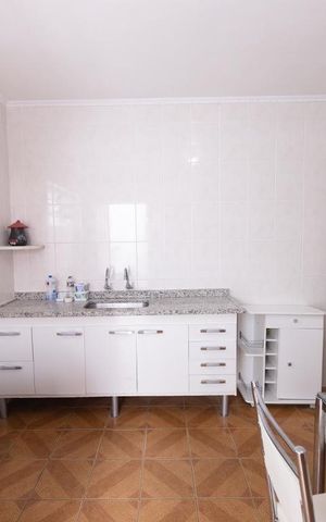 Casa à venda com 276m², 3 quartos e 4 vagas Casa à venda com 276m², 3 quartos e 4 vagasCozinha