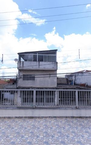 Casa à venda com 276m², 3 quartos e 4 vagas Casa à venda com 276m², 3 quartos e 4 vagasTerraço