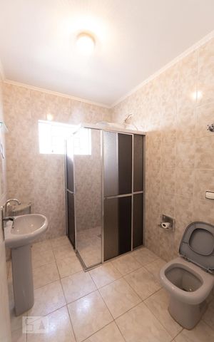 Casa à venda com 276m², 3 quartos e 4 vagas Casa à venda com 276m², 3 quartos e 4 vagasBanheiro Social