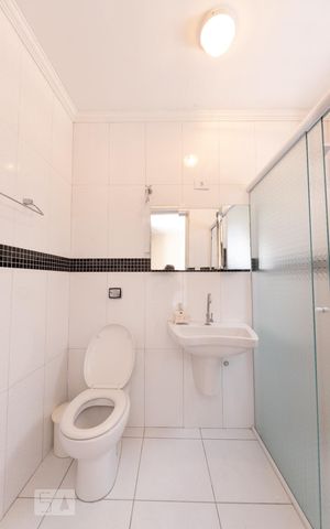 Casa à venda com 276m², 3 quartos e 4 vagas Casa à venda com 276m², 3 quartos e 4 vagasBanheiro da Suite