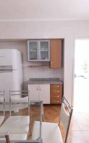 Casa à venda com 276m², 3 quartos e 4 vagas Casa à venda com 276m², 3 quartos e 4 vagasCozinha