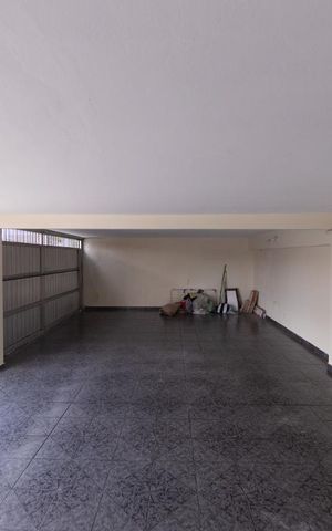 Casa à venda com 276m², 3 quartos e 4 vagas Casa à venda com 276m², 3 quartos e 4 vagasGaragem