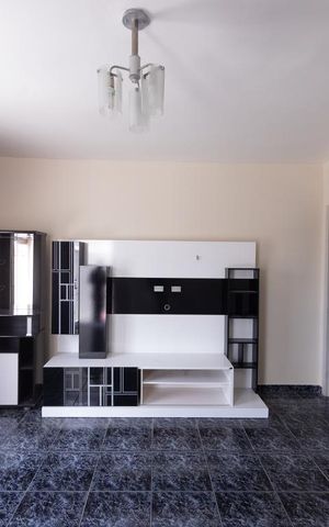 Casa à venda com 276m², 3 quartos e 4 vagas Casa à venda com 276m², 3 quartos e 4 vagasSala