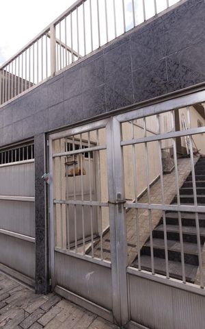 Casa à venda com 276m², 3 quartos e 4 vagas Casa à venda com 276m², 3 quartos e 4 vagasFachada