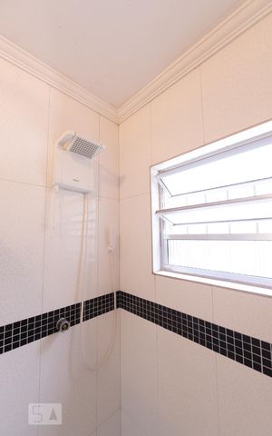 Casa à venda com 276m², 3 quartos e 4 vagas Casa à venda com 276m², 3 quartos e 4 vagasBanheiro da Suite