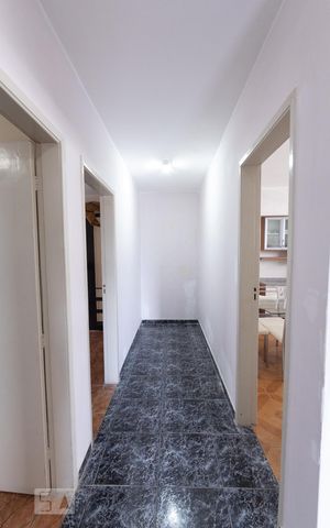 Casa à venda com 276m², 3 quartos e 4 vagas Casa à venda com 276m², 3 quartos e 4 vagasCorredor