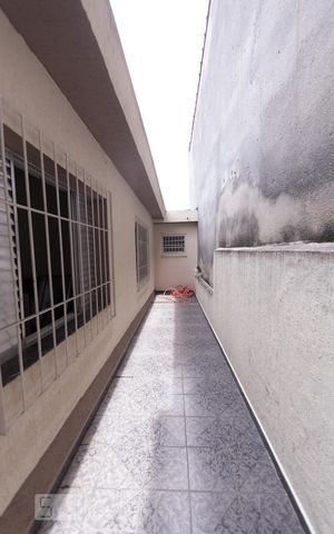 Casa à venda com 276m², 3 quartos e 4 vagas Casa à venda com 276m², 3 quartos e 4 vagasCorredor Lateral Externo