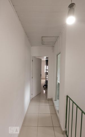 Casa para alugar com 126m², 2 quartos e 1 vaga Casa para alugar com 126m², 2 quartos e 1 vagaCorredor Acesso Quartos