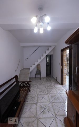 Casa para alugar com 126m², 2 quartos e 1 vaga Casa para alugar com 126m², 2 quartos e 1 vagaSala