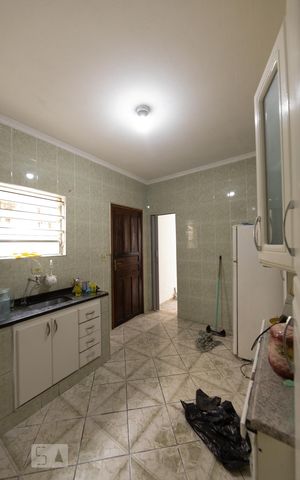 Casa para alugar com 126m², 2 quartos e 1 vaga Casa para alugar com 126m², 2 quartos e 1 vagaCozinha