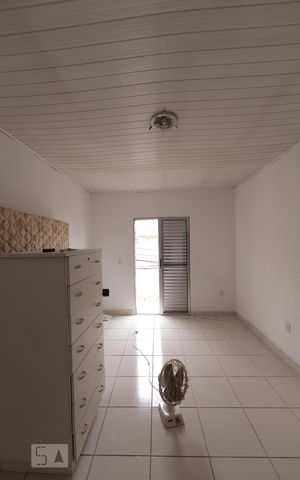 Casa para alugar com 126m², 2 quartos e 1 vaga Casa para alugar com 126m², 2 quartos e 1 vagaQuarto 1