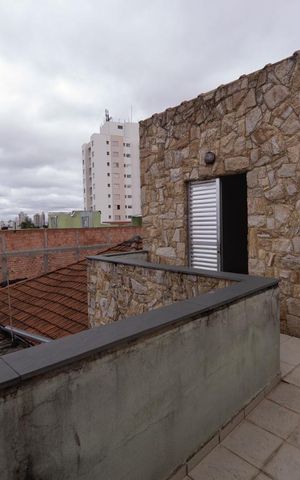 Casa para alugar com 126m², 2 quartos e 1 vaga Casa para alugar com 126m², 2 quartos e 1 vagaSacada Quarto 1