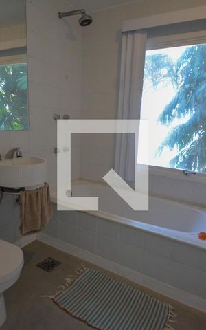 Casa à venda com 680m², 6 quartos e 1 vagaBanheiro
