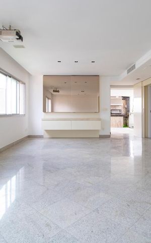 Apartamento à venda com 305m², 4 quartos e 3 vagasSala