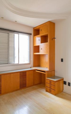 Apartamento à venda com 305m², 4 quartos e 3 vagasQuarto 02