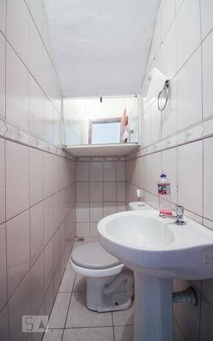 Casa à venda com 160m², 3 quartos e sem vagaBanheiro 
