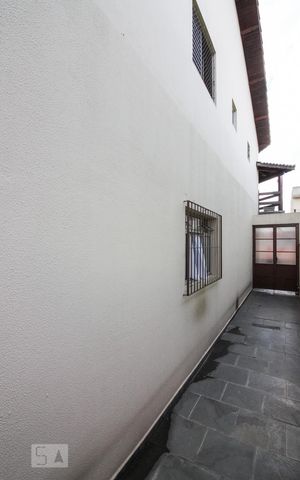 Casa à venda com 160m², 3 quartos e sem vagaCorredor Lateral
