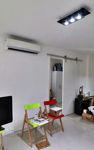 Casa de condomínio à venda com 165m², 3 quartos e 2 vagasSala