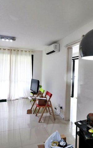 Casa de condomínio à venda com 165m², 3 quartos e 2 vagasSala