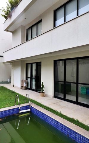 Casa de condomínio à venda com 165m², 3 quartos e 2 vagasÁrea Externa
