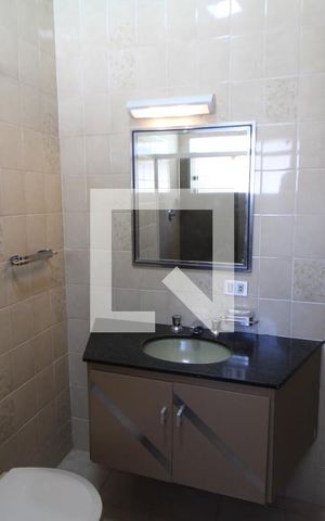 Casa à venda com 500m², 5 quartos e 4 vagasQuarto 1 - Banheiro