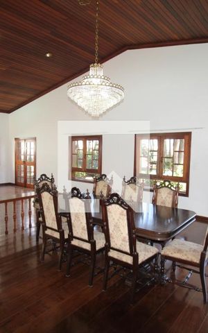 Casa à venda com 500m², 5 quartos e 4 vagasSala