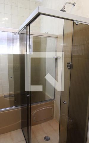 Casa à venda com 500m², 5 quartos e 4 vagasQuarto 2 - Banheiro