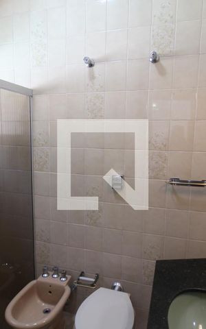 Casa à venda com 500m², 5 quartos e 4 vagasQuarto 1 - Banheiro
