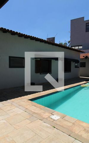 Casa à venda com 500m², 5 quartos e 4 vagasÁrea Comum