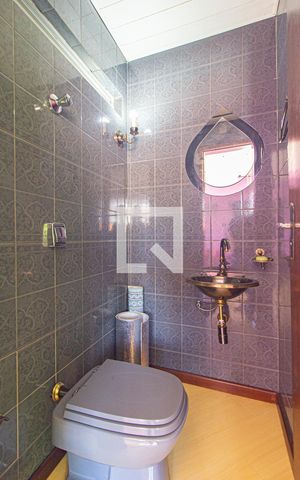 Apartamento à venda com 171m², 3 quartos e 2 vagas Apartamento à venda com 171m², 3 quartos e 2 vagasLavabo