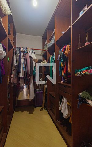 Apartamento à venda com 171m², 3 quartos e 2 vagas Apartamento à venda com 171m², 3 quartos e 2 vagasCloset do Quarto 3
