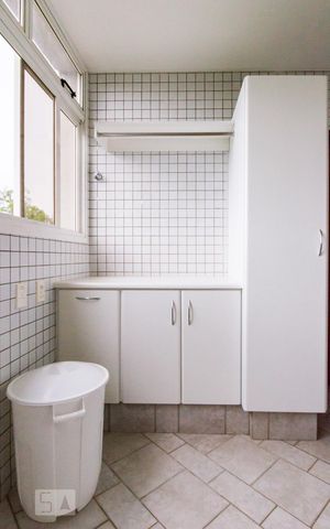 Apartamento à venda com 238m², 4 quartos e 4 vagas Apartamento à venda com 238m², 4 quartos e 4 vagasÁrea de Serviço