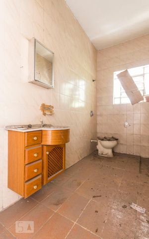 Casa para alugar com 208m², 3 quartos e 2 vagasBanheiro Social